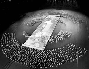 开幕式上那张承载着中国文化精髓的“纸画卷”，也散发出高科技的神奇魅力。新华社记者 张铎/摄 